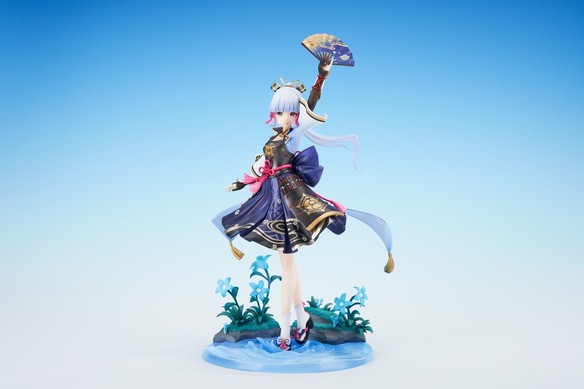 Genshin Impact Figure - Kamisato Ayaka - Shirasagi Hyouka Ver. - 1/7 Scale Figure