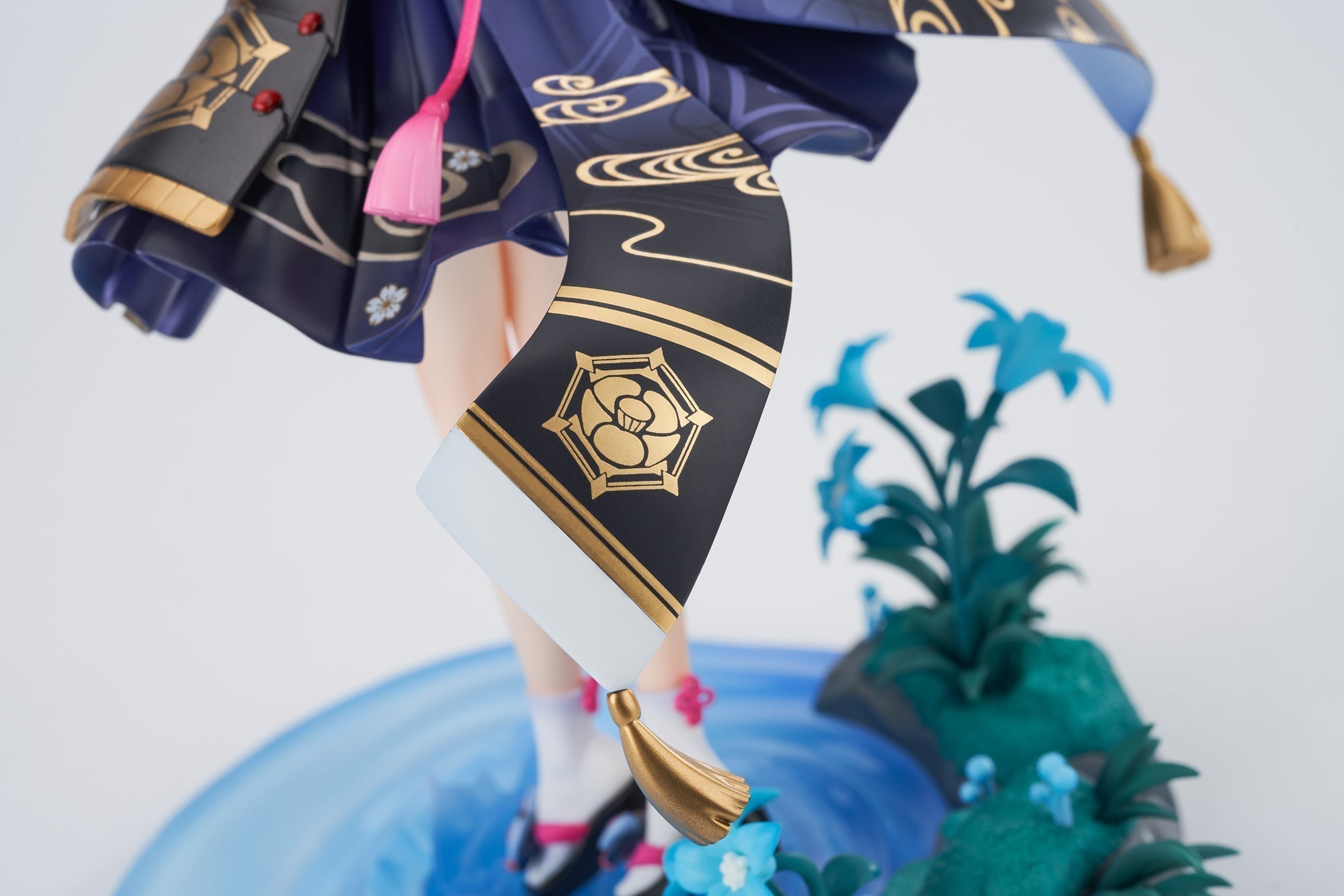 Genshin Impact Figure - Kamisato Ayaka - Shirasagi Hyouka Ver. - 1/7 Scale Figure